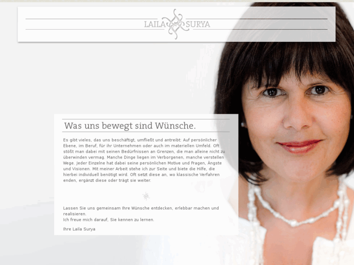 www.lailasurya-essences.com