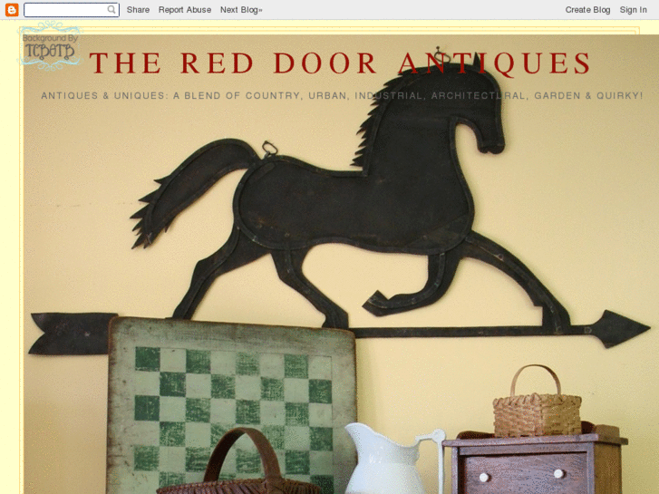 www.thereddoorantiques.com