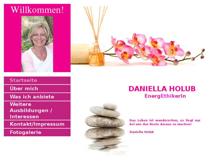 www.daniellaholub.com