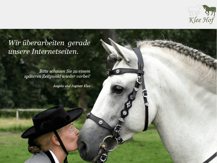 www.grupa-equestre-capriola.com