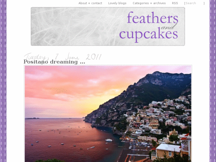 www.feathersandcupcakes.com