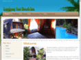 lumbungsaribeachinn.com