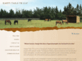 happytailstherapeuticriding.com
