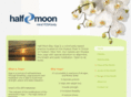 yogahalfmoon.com