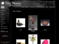 twomoonsgallery.com