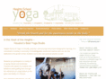 heightsschoolofyoga.com
