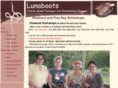 lunaboots.com