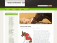 pawsnhoovescafe.com