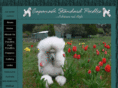 capanashstandardpoodles.com