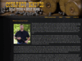 courtneyknives.com