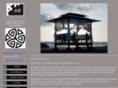tropicalbalihuts.com