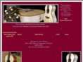 travisguitars.com