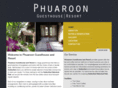 phuaroonguesthouseresort.com