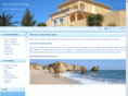 kenhollinsvillas.com