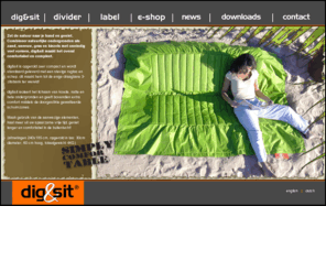 digandsit.com: dig&sit
De dig&sit is een flexibel zitelement om mee te nemen naar het strand.