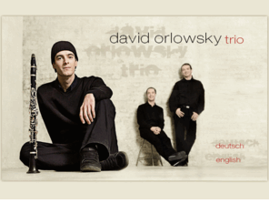 davidorlowskytrio.com: David Orlowsky Trio
Das Trio um den Klarinettisten David Orlowsky verbindet die Einflüsse der unterschiedlichsten Stilistiken (wie Kammermusik, Jazz oder Klezmer) zu einer einzigartigen Musik, die mit dem Begriff chamberworldmusic beschrieben werden kann